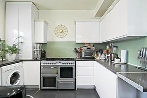 Kitchen- click for photo gallery